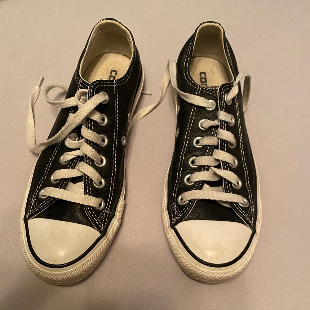 Black leather converse